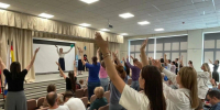 На дне открытых дверей в домодедовской школе №1 дети выбирали кружки и секции - Regions.Ru