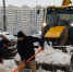 Снег убирают во дворах и на улицах: где сегодня работает техника - Regions.Ru