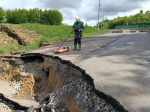 Получены первые результаты обследований провала грунта в районе деревни Щербинка, из-за которого произошло разрушение дороги