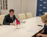 Глава округа, секретарь местного отделения Единой России Евгения Хрусталева встретилась с жителями